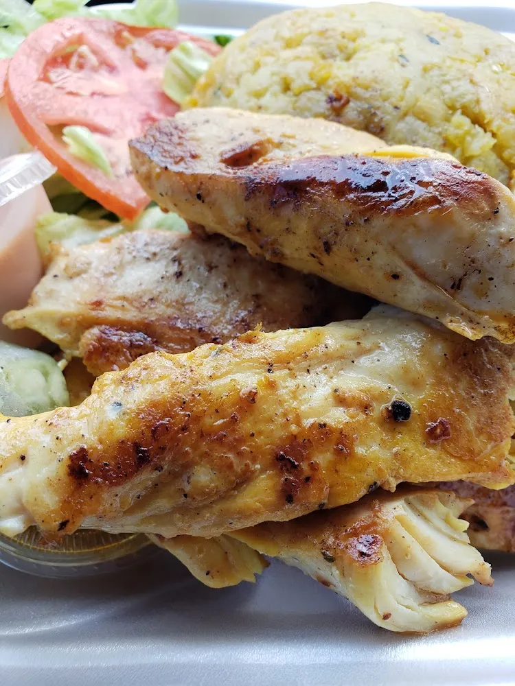 Mofongo Con Pollo a La Plancha